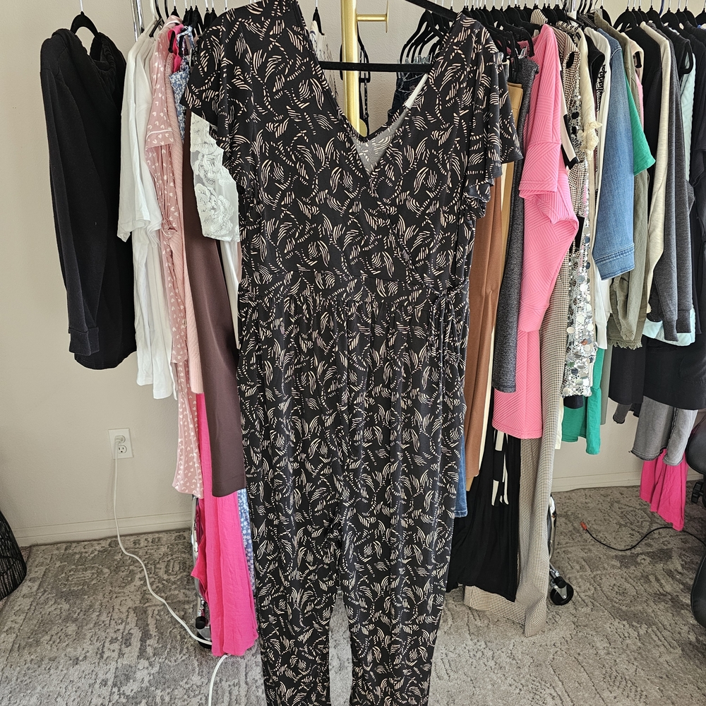 Gilli Black and Tan Leaf Pattern Jumpsuit